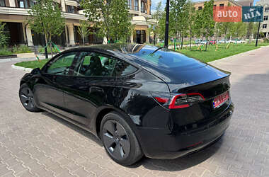 Седан Tesla Model 3 2021 в 