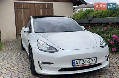 Седан Tesla Model 3 2020 в 
