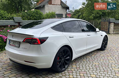 Седан Tesla Model 3 2020 в 