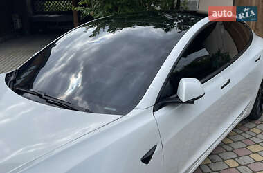 Седан Tesla Model 3 2020 в 