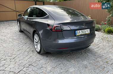 Седан Tesla Model 3 2019 в 