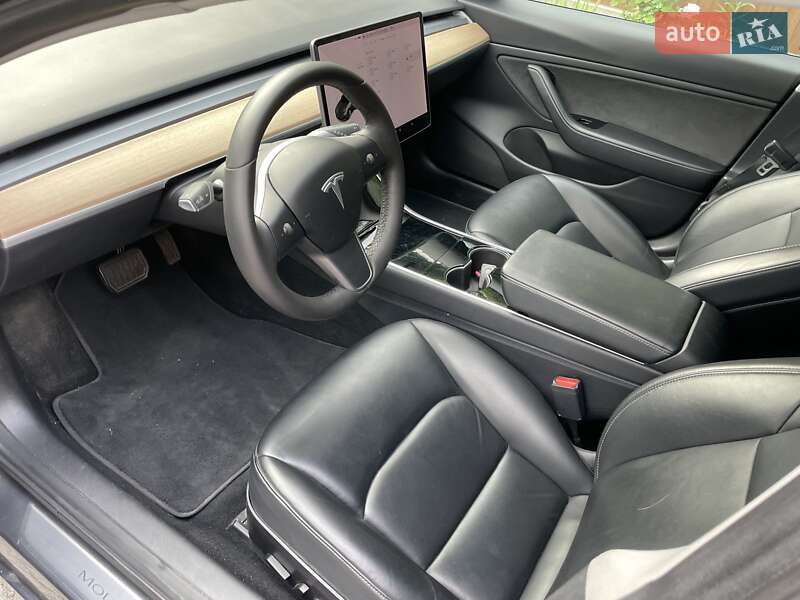 Седан Tesla Model 3 2019 в Києві