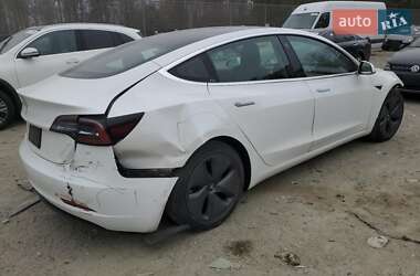 Седан Tesla Model 3 2020 в 