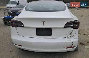 Седан Tesla Model 3 2020 в 