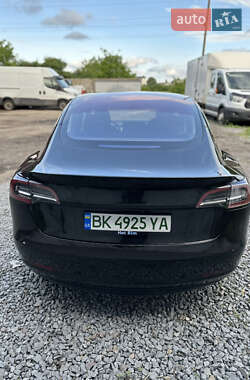 Седан Tesla Model 3 2018 в 