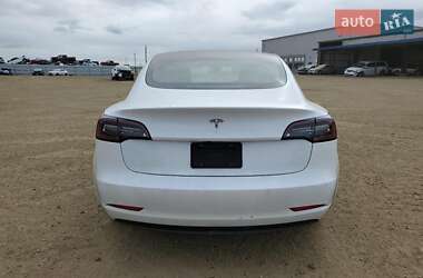 Седан Tesla Model 3 2020 в 