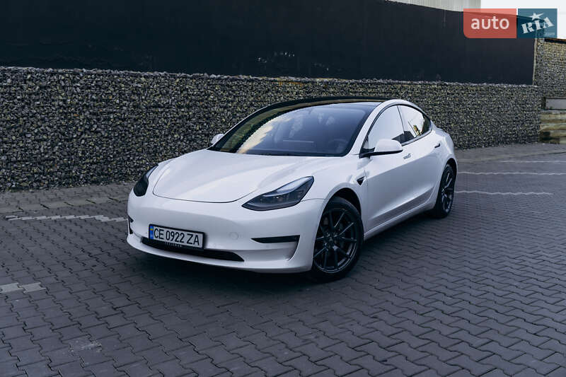 Tesla Model 3 2022