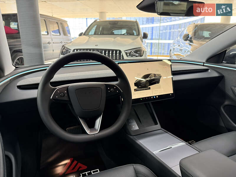 Седан Tesla Model 3 2024 в Одессе