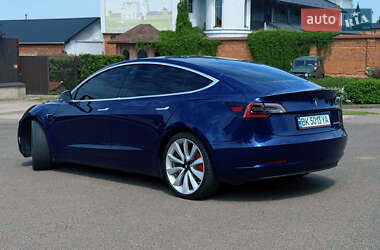 Седан Tesla Model 3 2019 в 