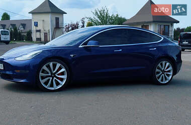 Седан Tesla Model 3 2019 в 