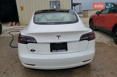 Седан Tesla Model 3 2019 в 