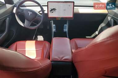 Седан Tesla Model 3 2020 в 