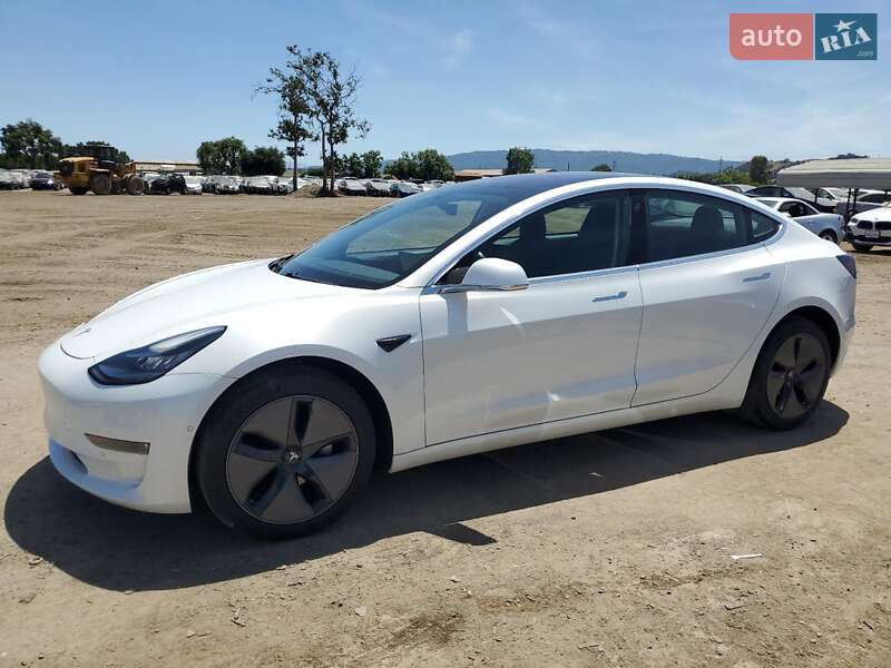 Седан Tesla Model 3 2018 в 