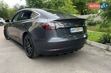 Седан Tesla Model 3 2018 в 