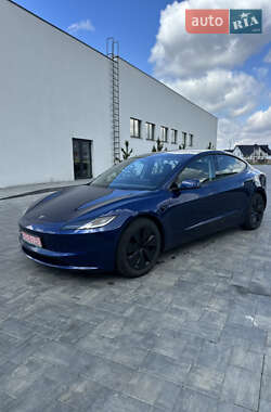 Седан Tesla Model 3 2024 в 