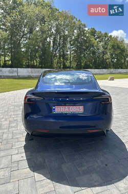 Седан Tesla Model 3 2024 в 