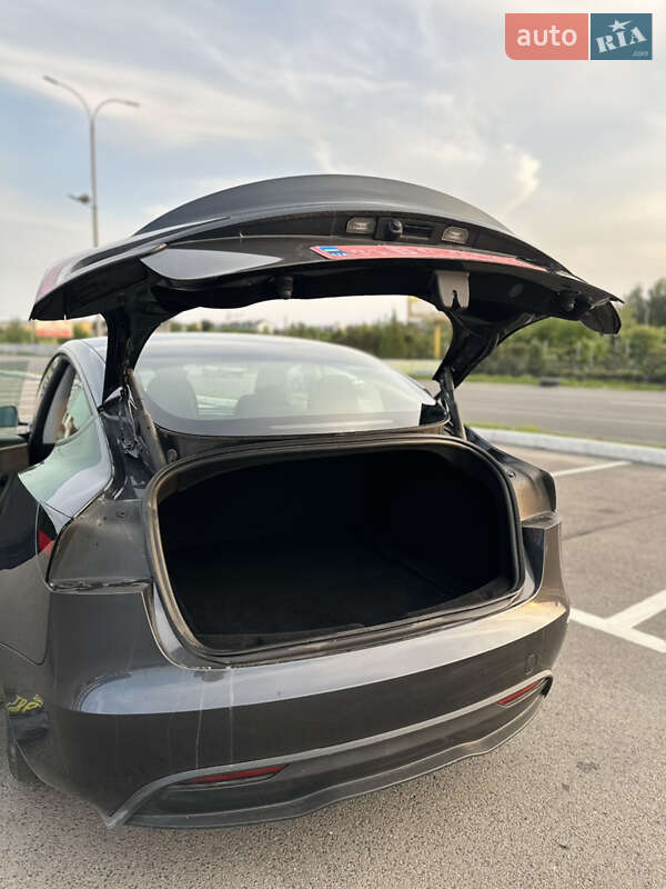 Седан Tesla Model 3 2024 в Луцьку