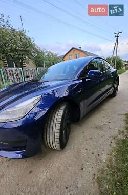 Седан Tesla Model 3 2021 в 