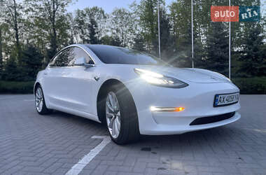 Седан Tesla Model 3 2018 в 