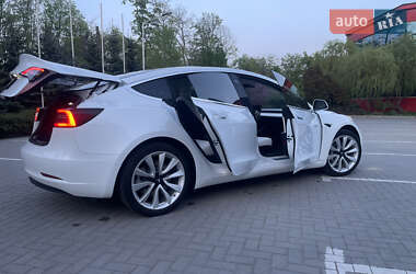 Седан Tesla Model 3 2018 в 