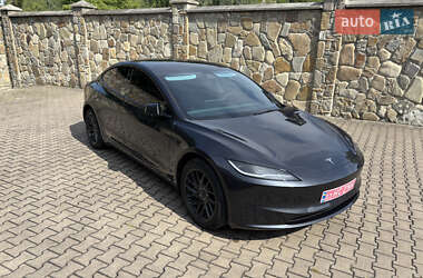 Седан Tesla Model 3 2024 в 