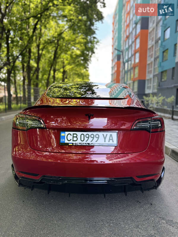 Седан Tesla Model 3 2018 в Чернигове