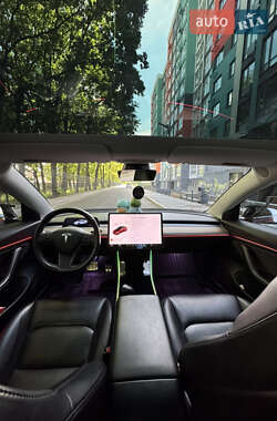 Седан Tesla Model 3 2018 в 