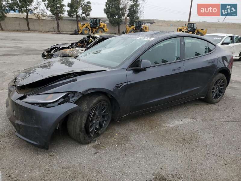 Седан Tesla Model 3 2024 в 