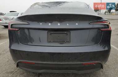 Седан Tesla Model 3 2024 в 