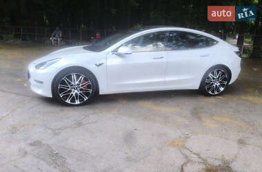 Седан Tesla Model 3 2019 в Одесі