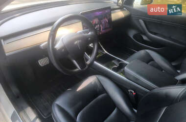 Седан Tesla Model 3 2019 в 