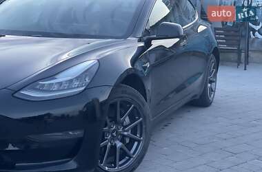 Седан Tesla Model 3 2018 в 
