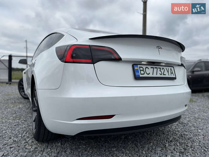Седан Tesla Model 3 2020 в Дрогобыче