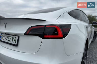 Седан Tesla Model 3 2020 в 