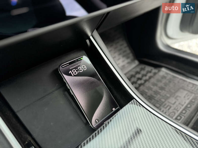 Седан Tesla Model 3 2020 в Дрогобыче