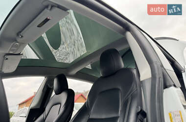 Седан Tesla Model 3 2020 в 