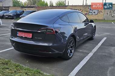 Седан Tesla Model 3 2023 в 