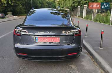 Седан Tesla Model 3 2023 в 