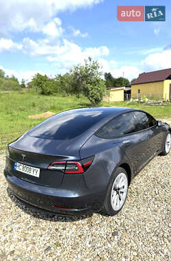 Седан Tesla Model 3 2022 в 