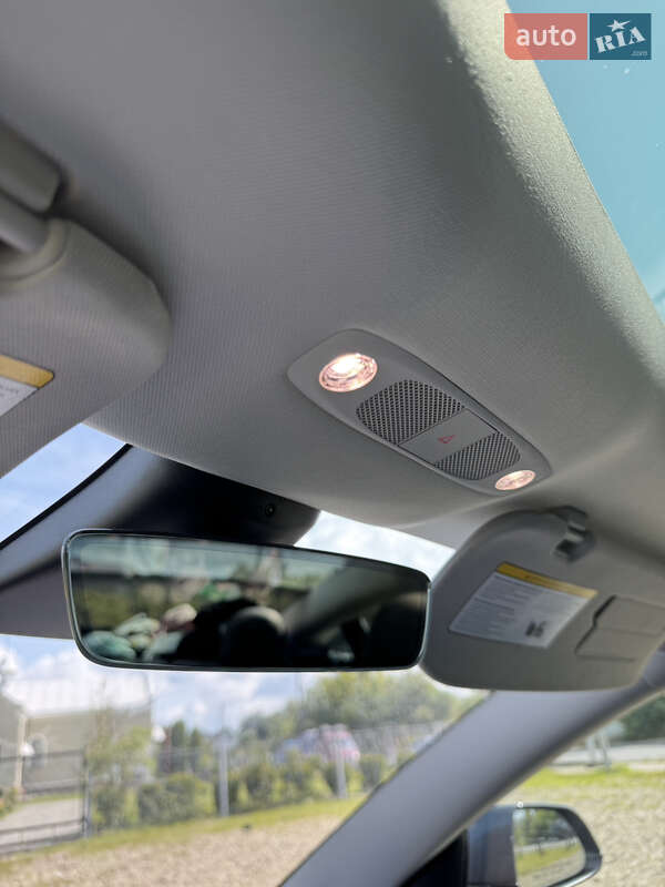 Седан Tesla Model 3 2022 в Трускавце