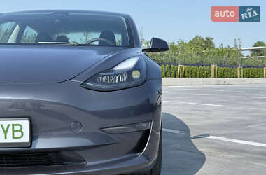 Седан Tesla Model 3 2023 в 
