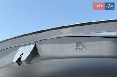 Седан Tesla Model 3 2023 в 