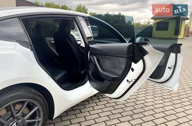 Седан Tesla Model 3 2023 в 