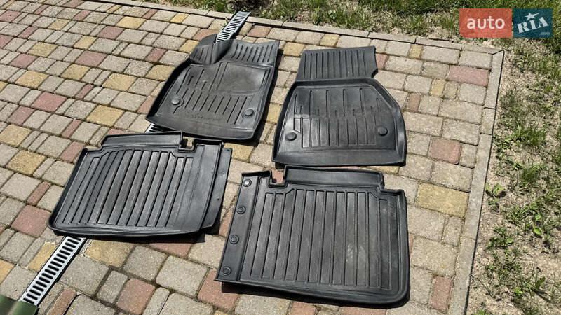 Седан Tesla Model 3 2018 в Виннице фото 15 Седан Tesla Model 3 2018 в Виннице