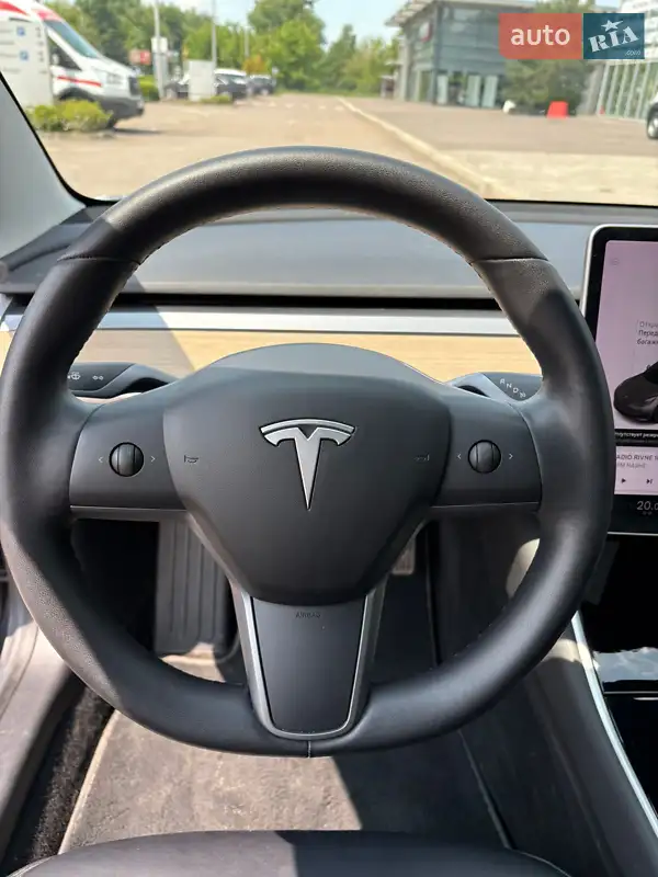Седан Tesla Model 3 2019 в 