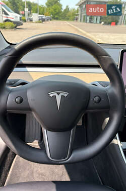Седан Tesla Model 3 2019 в 