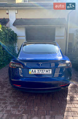 Седан Tesla Model 3 2019 в 