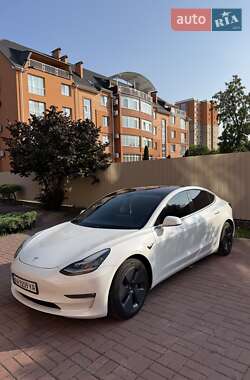 Седан Tesla Model 3 2018 в Киеве