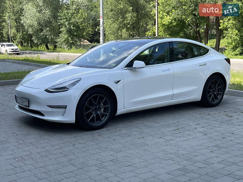 Седан Tesla Model 3 2019 в Новояворівську фото 3 Седан Tesla Model 3 2019 в Новояворівську