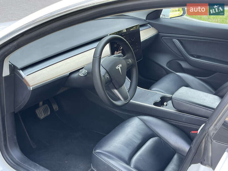 Седан Tesla Model 3 2019 в Новояворівську фото 15 Седан Tesla Model 3 2019 в Новояворівську